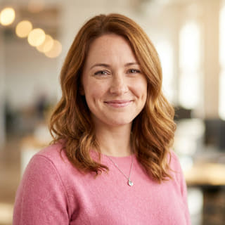 Emily Watson, Head of Customer Support at Dromastel Invest